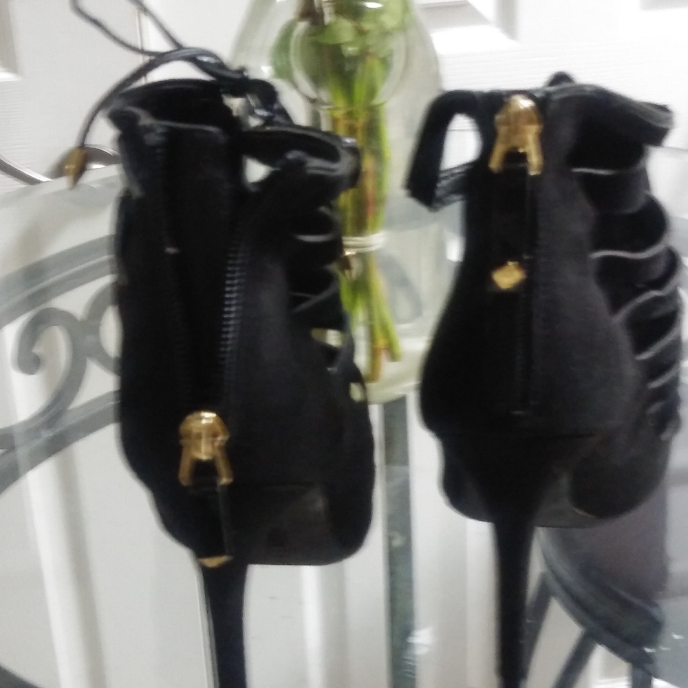 Shoes - Picture 4 of 5
